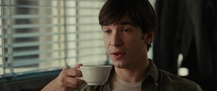 Кадр з фільму На відстані кохання