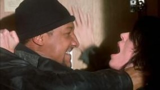 Кадр з фільму Фатальна жінка