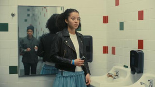 Кадр з фільму Одна битва за іншою