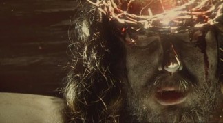 Кадр з фільму Катакомби