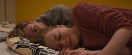 Кадр з фільму Так близько до горизонту