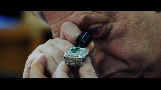 Кадр з фільму Неограновані коштовності