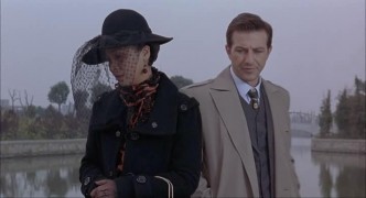 Кадр з фільму Кинджали-близнята