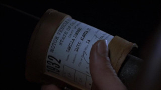 Кадр з фільму Запитай у пилу