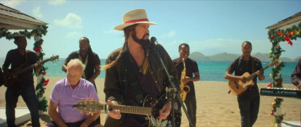 Кадр з фільму Різдво в Раю