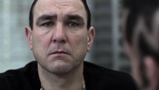 Кадр з фільму Під замком