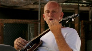 Кадр з фільму Безчестя