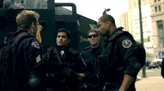 Кадр з фільму S.W.A.T.: Перехресний вогонь