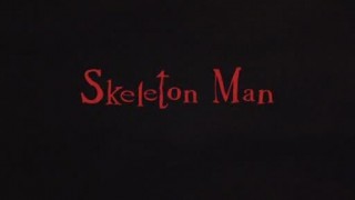 Кадр з фільму Людина-скелет