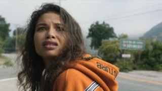 Кадр з фільму Не зазирай глибше