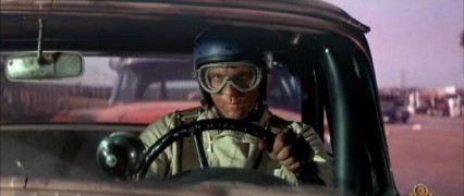 Кадр з фільму Файрбол 500