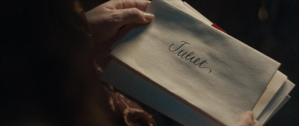 Кадр з фільму Розаліна