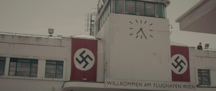 Кадр з фільму Жінка в золотому