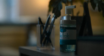 Кадр з фільму Черепахи аж до низу