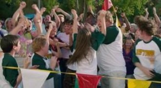 Кадр з фільму Черговий тато: Літній табір