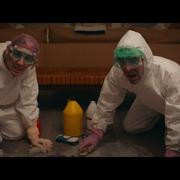 Кадр з фільму Низько