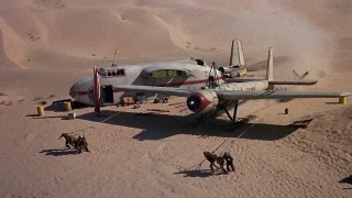 Кадр з фільму Політ Фенікса