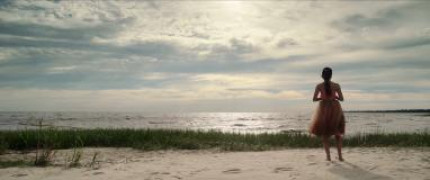 Кадр з фільму Там, де співають раки