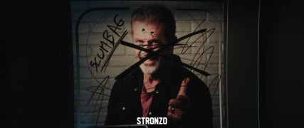 Кадр з фільму У прямому ефірі