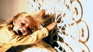 Кадр з фільму Полтергейст 2: Інший бік