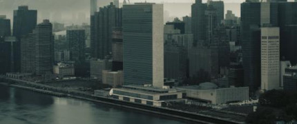 Кадр з фільму Мандрівна Земля 2