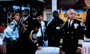 Кадр з фільму Поліцейська академія 5: Операція Маямі-Біч