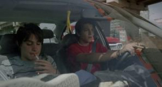 Кадр з фільму І твою маму теж