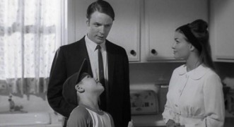 Кадр з фільму Шлюбні ігри Землян