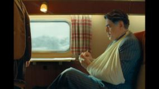 Кадр з фільму Фінікійська схема