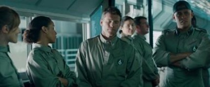 Кадр з фільму Титан