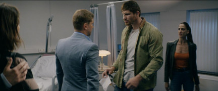 Кадр з фільму Чорний лотос