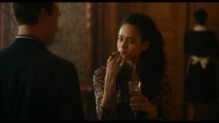 Кадр з фільму Запрошення