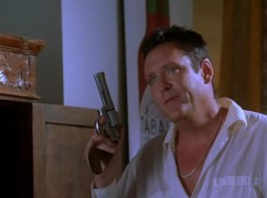 Кадр з фільму Злодій завжди злодій