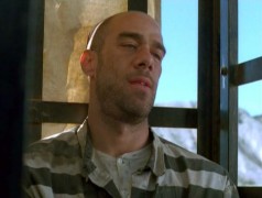 Кадр з фільму Важка земля