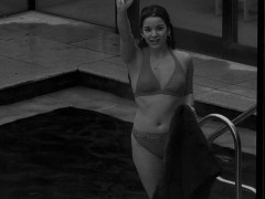 Кадр з фільму Дівчина номер один