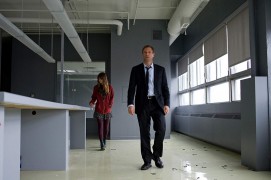 Кадр з фільму Експат