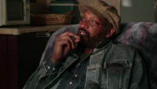 Кадр з фільму Людина з планети Земля