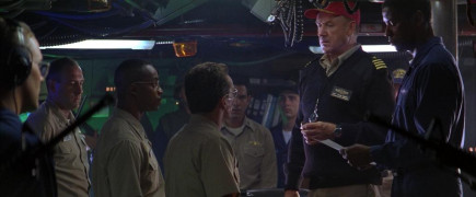 Кадр з фільму Багряний приплив