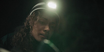 Кадр з фільму Дика річка