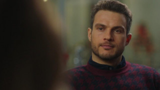 Кадр з фільму Різдво на льоду