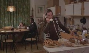 Кадр з фільму Неділя, клята неділя