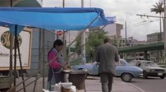 Кадр з фільму Та, що танцює нагорі