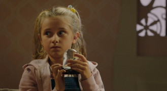 Кадр з фільму Махнемось тілами