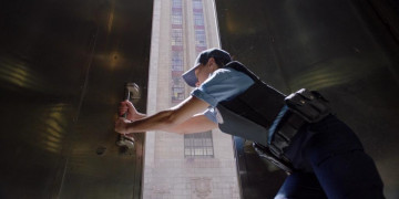 Кадр з фільму Інформатор