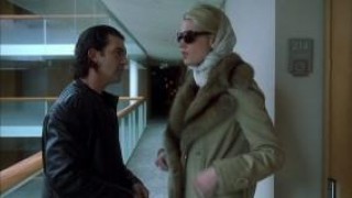 Кадр з фільму Фатальна жінка