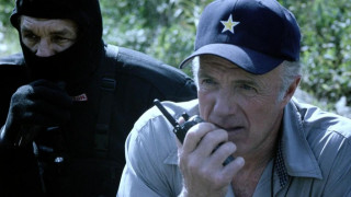 Кадр з фільму У тіні