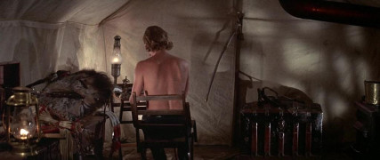 Кадр з фільму Маленька велика людина