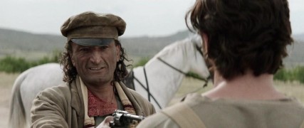 Кадр з фільму Гори й каміння