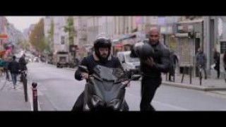 Кадр з фільму НаркоМАМА