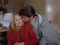 Кадр з фільму Заміжня за привидом